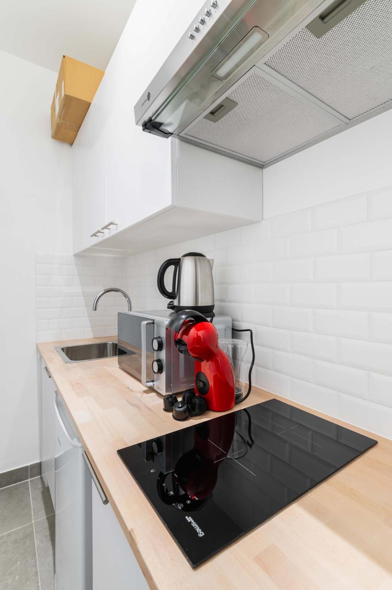 Elegant Sacre Coeur Metro Anvers - 18 -2p - Flat-guest Apartment