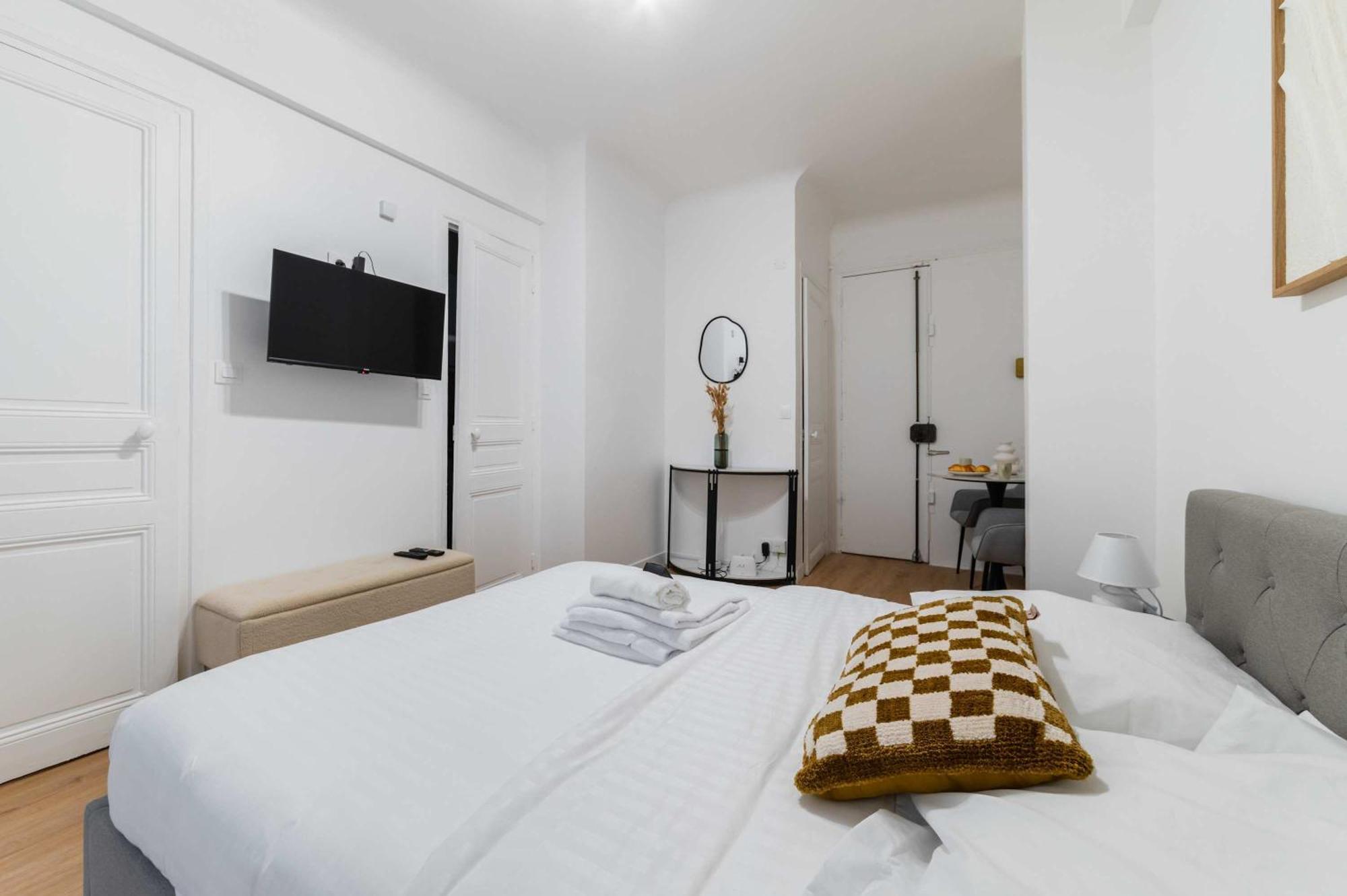 Elegant Sacre Coeur Metro Anvers - 18 -2p - Flat-guest * Paris